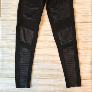 Alo Yoga Black Moto Leggings Size L